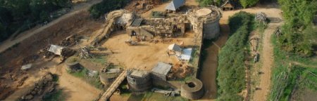 Vue du site de Guédelon ©Guédelon {JPEG}