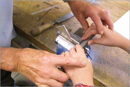 A quatre mains - atelier ajustage {JPEG}