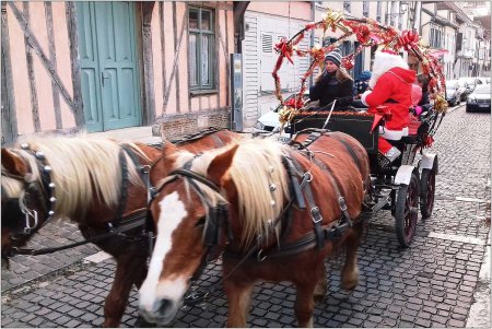 Sur le Marché de Noël Saint-Nizier {JPEG}