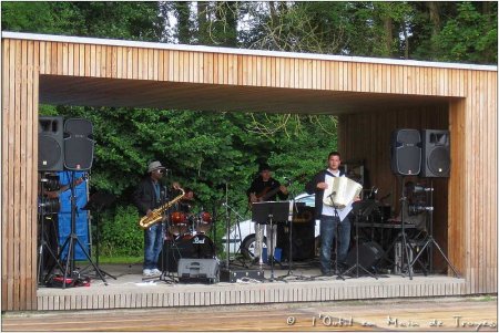 Fête du Parc du Parc des Moulins {JPEG}
